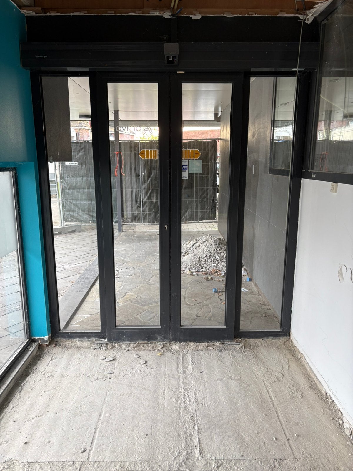 Elektronische pui met bewegingssensor, Ophalen, Gebruikt, 225 cm of meer, Aluminium