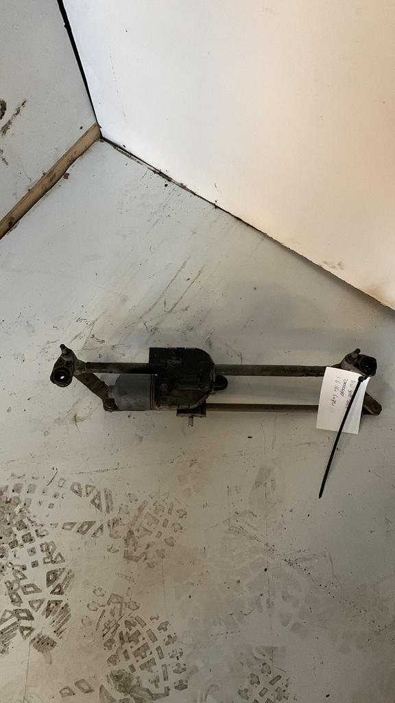 Ruitenwissermotor Volkswagen golf bouwjaar 2004., Auto-onderdelen, Ruiten en Toebehoren, Gebruikt, -, Volkswagen, -