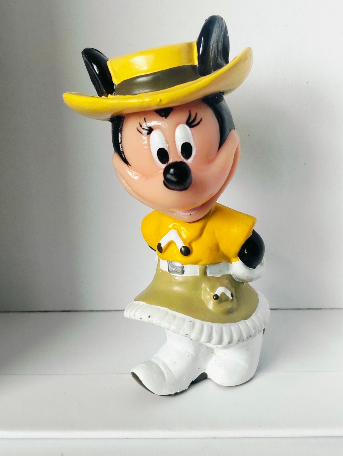Minnie Mouse Cowgirl figuurtje- Vintage Disney, Ophalen of Verzenden, Mickey Mouse, Zo goed als nieuw, Beeldje of Figuurtje
