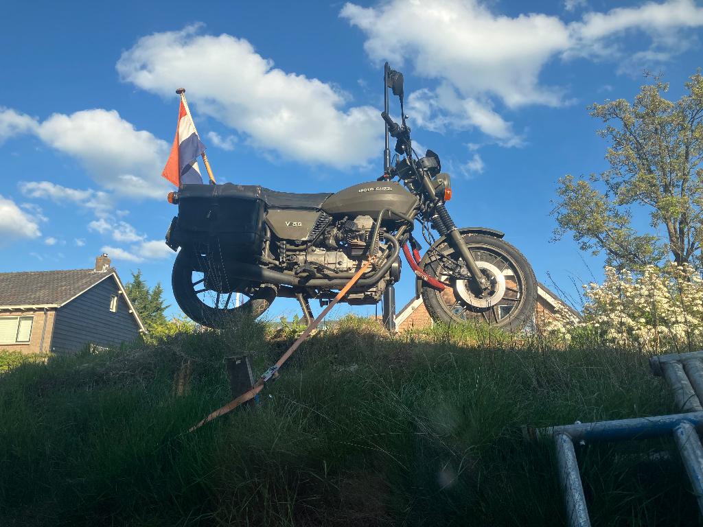 Motoguzzi V50 Nato, Motoren, Cardan-aandrijving, 2 cilinders, Particulier, Toermotor