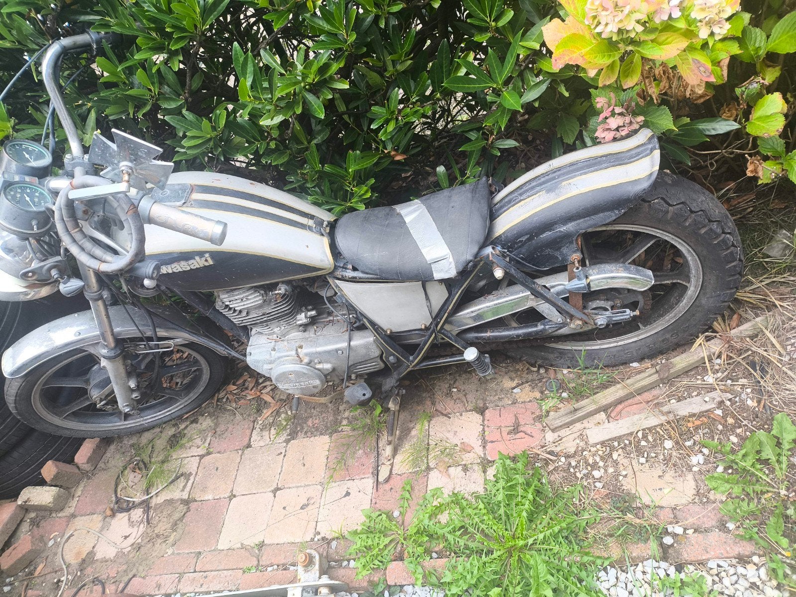 Kawasaki Chopper LTD250 - Opknapper/Onderdelen zonder kentek, Motoren, Ophalen of Verzenden