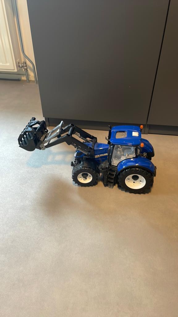 Bruder new Holland t7 met voorlader, Ophalen of Verzenden, Zo goed als nieuw