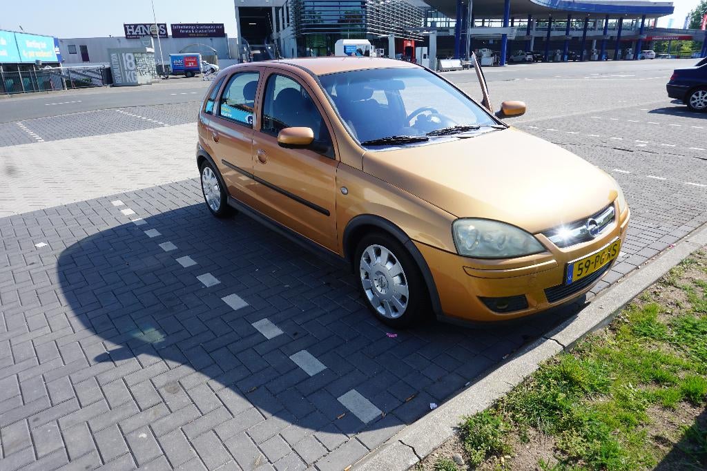 Opel Corsa 1.4 5D Easytronic 2004 Geel, Auto's, Opel, 4 cilinders, Particulier, 1000 kg, Onderhoudsboekje