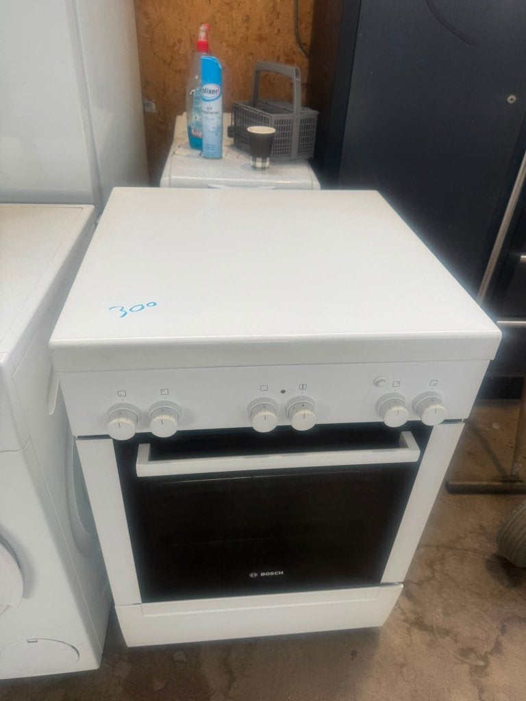 Bosch Fornuis schoon garantie bezorging super netjes!, Grill, Zo goed als nieuw, Gas, Vrijstaand