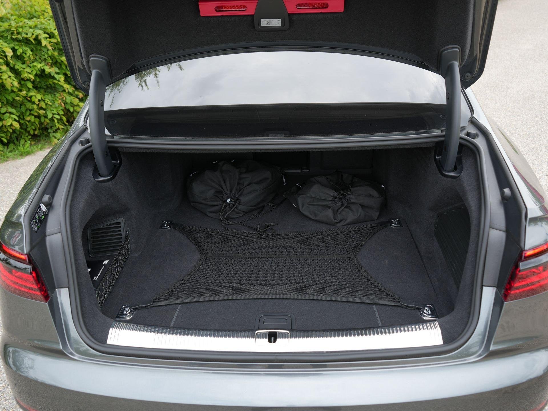 Foto 31 van Audi A8 S-Line 60 TFSI e 462 PK QUATTRO | Vierwielbesturing