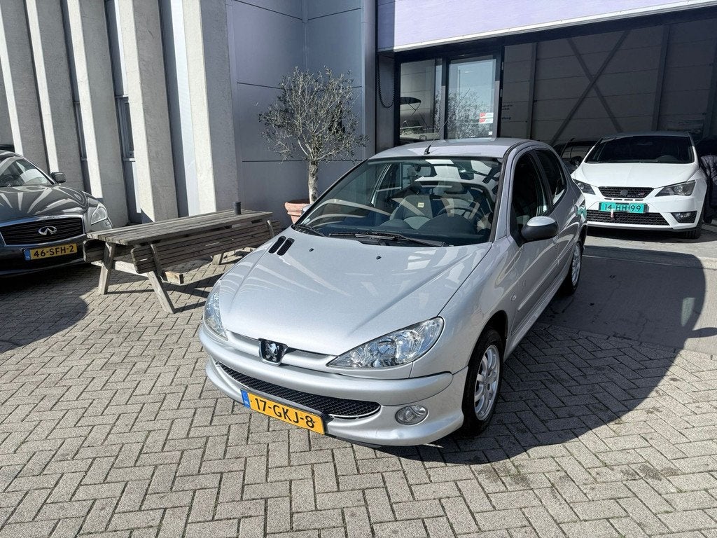 Peugeot 206 1.4 Génération ZEER NETTE STAAT! AIRCO! 5DEURS, Auto's, Peugeot, Voorwielaandrijving, Metallic lak, Stof, 4 cilinders