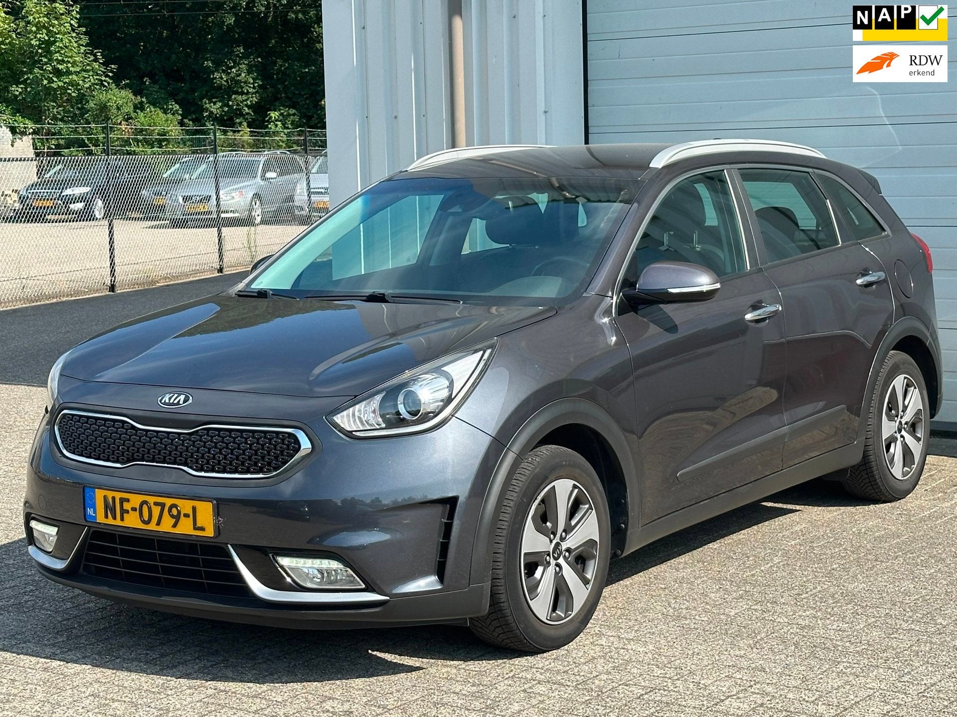 Kia Niro 1.6 GDi Hybrid First Edition– Goed onderhouden, Auto's, Kia, Gebruikt, Leder en Stof, Origineel Nederlands, 26 km/l
