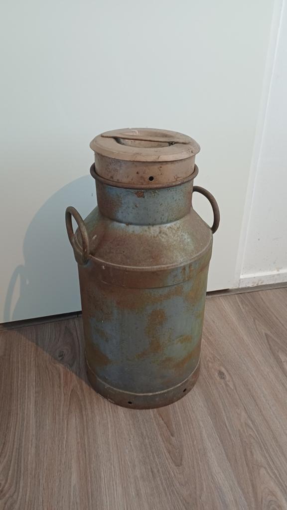 Oude melkbus - Vintage decoratie.  Karbid oud & nieuw, Tuin en Terras, Tuinwanddecoratie, Ophalen, Gebruikt