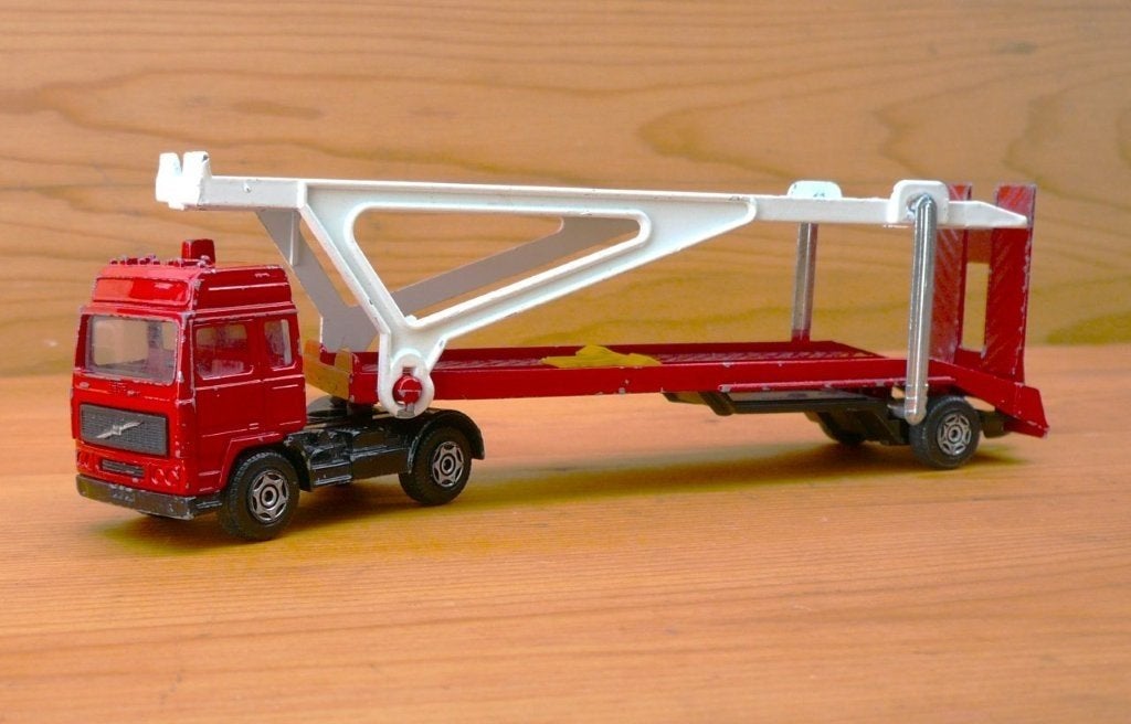 Corgi Junior Volvo F10 autotransporter. 1/60, Ophalen of Verzenden