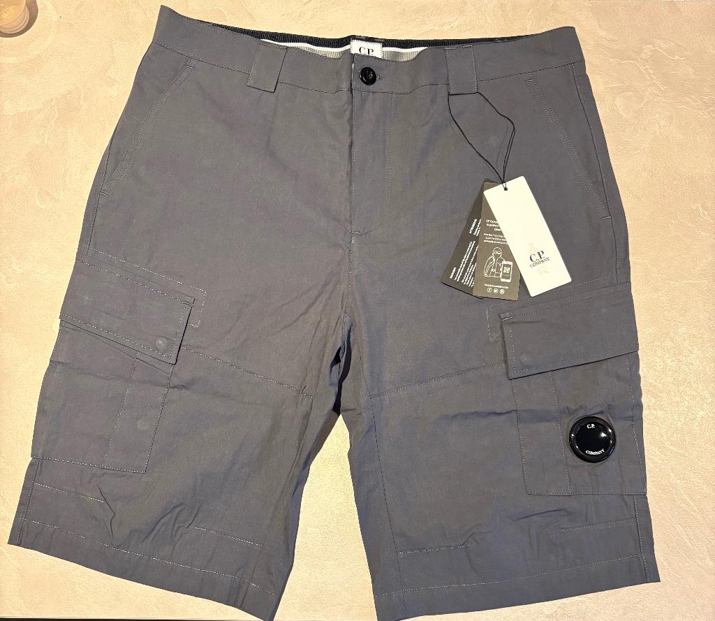 CP Company Bermuda Cargo Short met lens, maat XXL, Kleding | Heren, CP Company, Nieuw, Overige maten, Ophalen of Verzenden