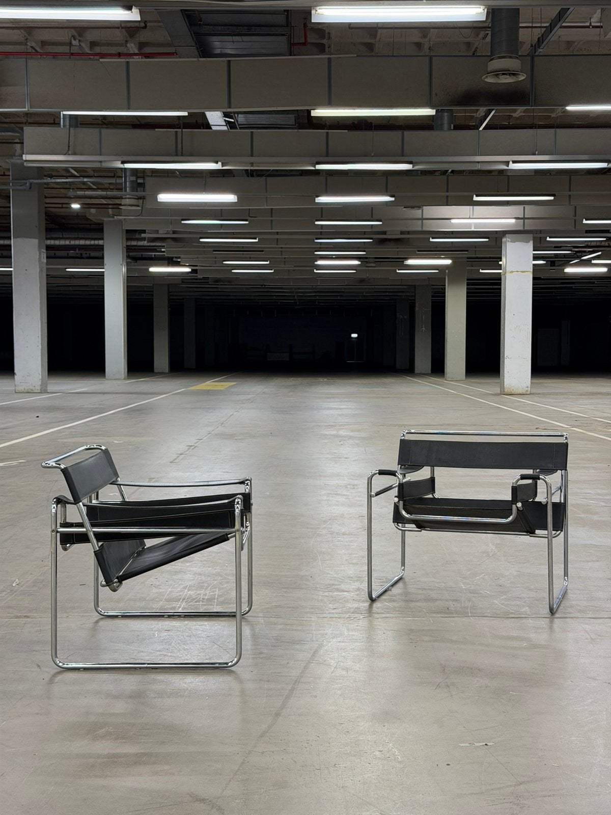 Vingage Wassily Chair by Marcel Breuer | 2x | Gavina, Fauteuil Stoel Loungestoel Designstoel Bauhaus Vintage Chair, Leer, Minder dan 75 cm