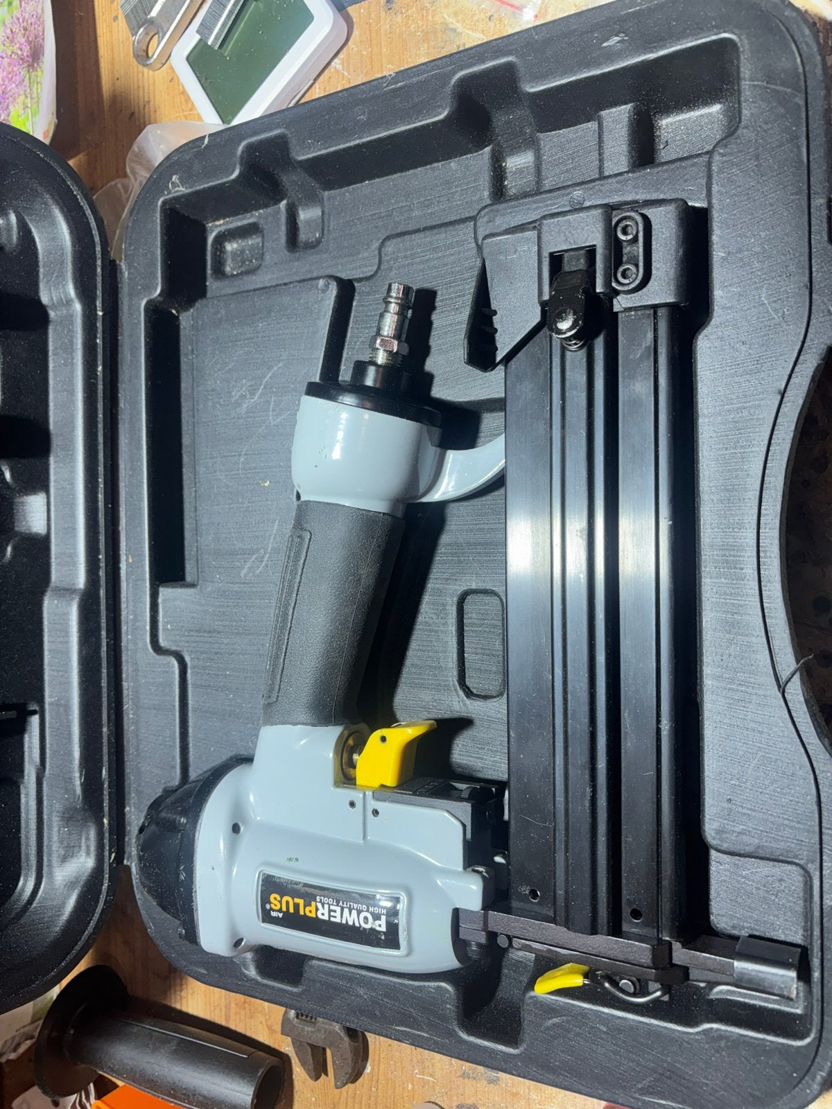Powerplus Tacker/Nietmachine - Zo goed als nieuw, Doe-het-zelf en Verbouw, Gereedschap | Handgereedschap, Ophalen of Verzenden