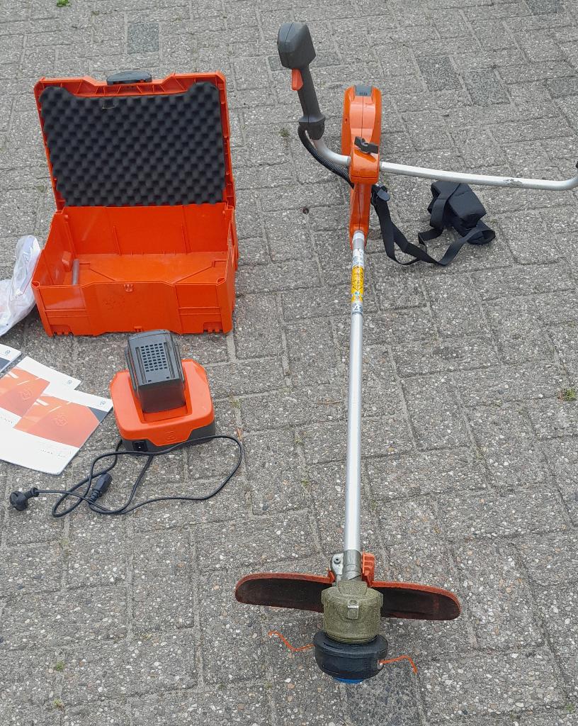 Husqvarna 536LiRx bosmaaier, Ophalen, Accu, Zo goed als nieuw, 30 tot 50 cm