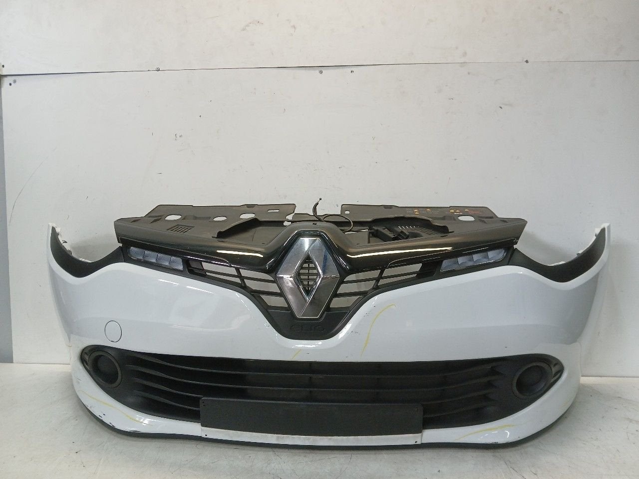 Bumper voor Renault Clio, Onderdelen@venauto.nl, Van der Ven Autorecycling B.V., Gebruikt, Ettenseweg 76, 4706 PB Roosendaal, The Netherlands