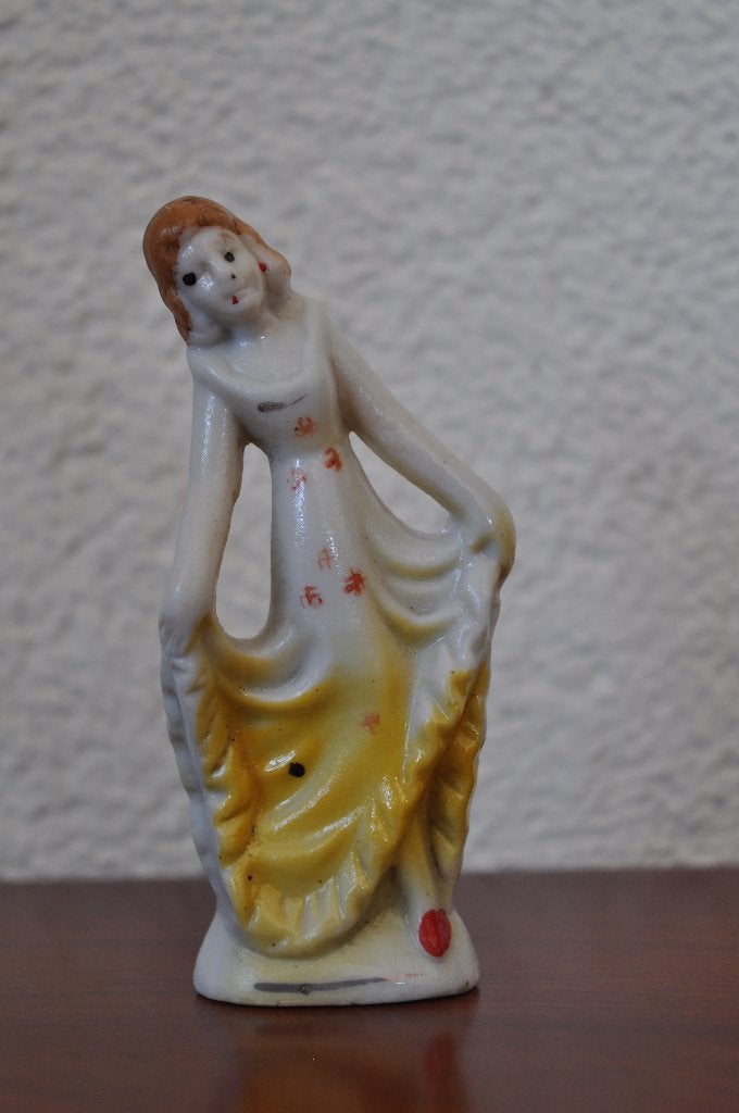 Oud Beeldje Dame Porselein 8 cm 1930, Ophalen of Verzenden, Gebruikt