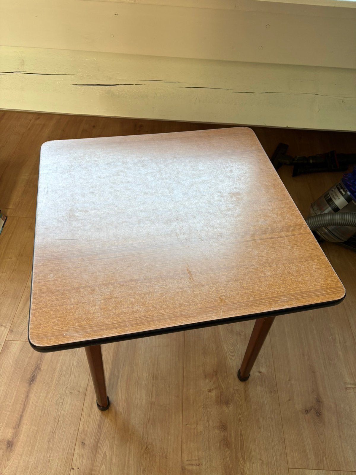 Bruin retro tafeltje, Minder dan 55 cm, Gebruikt, Vierkant, Ophalen