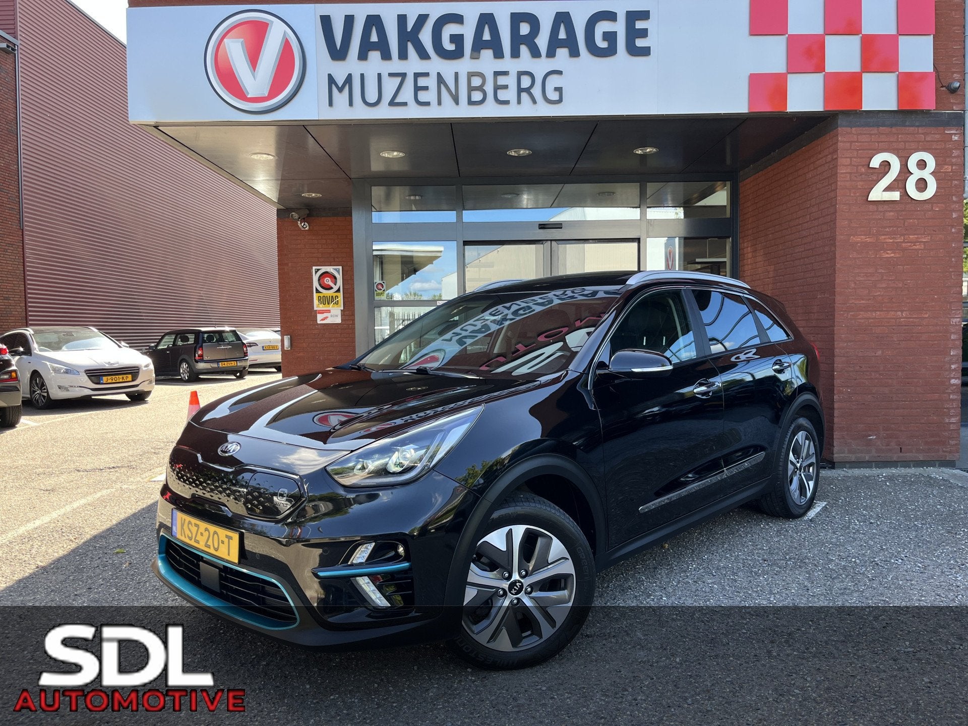 Kia e-Niro ExecutiveLine 64.8 kWh 94%SOH // SCHUIF-KANTELDAK