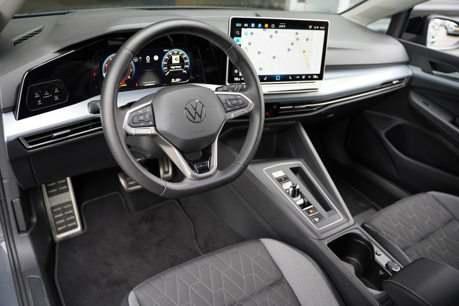 Volkswagen Golf 8.5 1.5 eTSI 150PK DSG Navi Led Camera Trekh, Auto's, Volkswagen, Dealer onderhouden, 680 kg, 4 cilinders, 150 pk