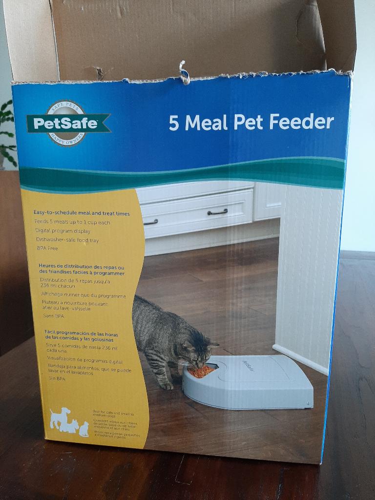 Voerautomaat kat of kleine hond, Ophalen of Verzenden, Automatisch, Zo goed als nieuw