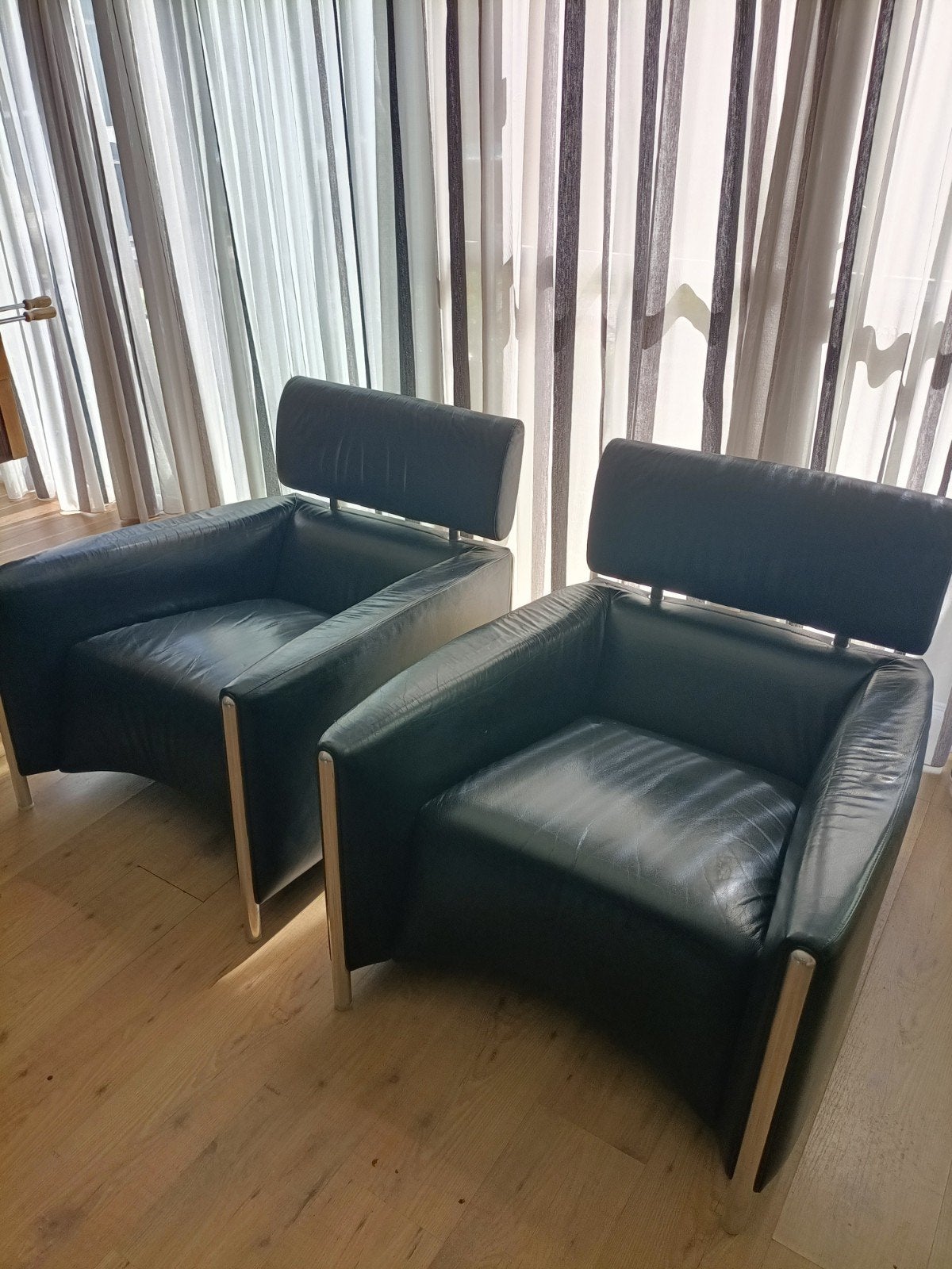 Leolux Goncharov fauteuil zwart leer zgs 2 stuks samen €800, Ophalen, Zwart, Leer, Zo goed als nieuw