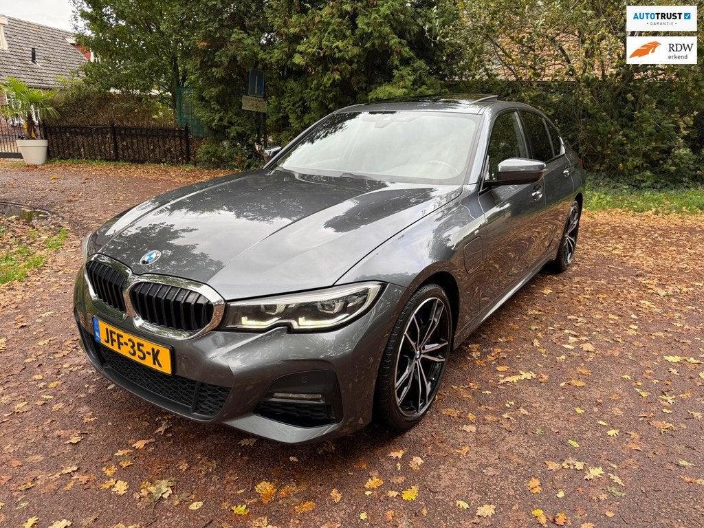BMW 3-serie 330e High Executive M-Sport / Navi / Xenon / sch, 1998 cc, Achterwielaandrijving, Gebruikt, Bedrijf