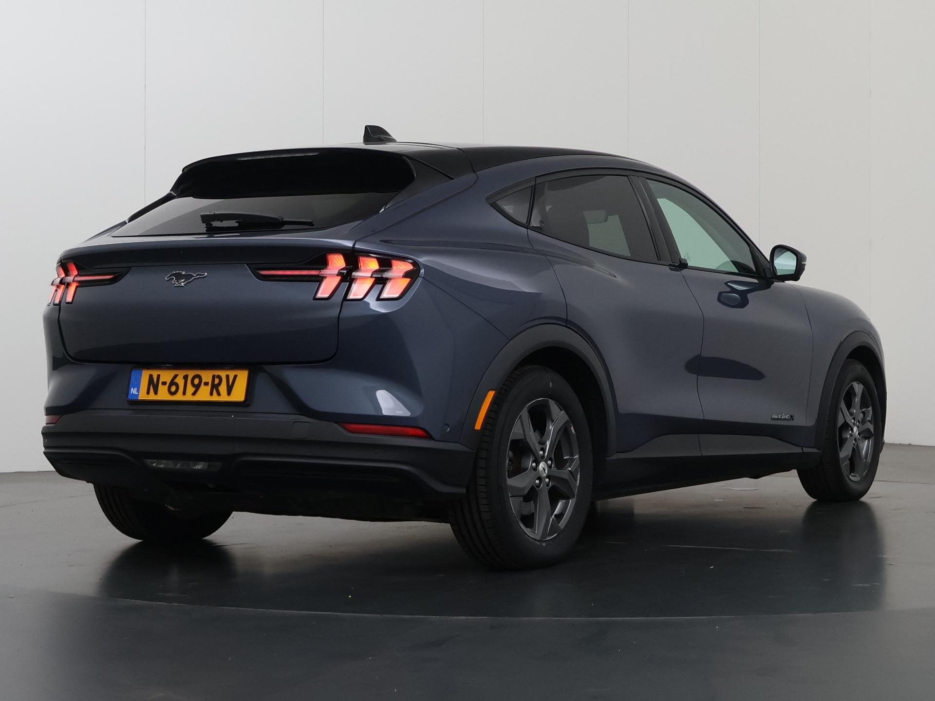 Ford Mustang Mach-E Extended RWD 98 kWh | Panoramadak | B&O, Auto's, Gebruikt, Blauw, Mustang, SUV of Terreinwagen