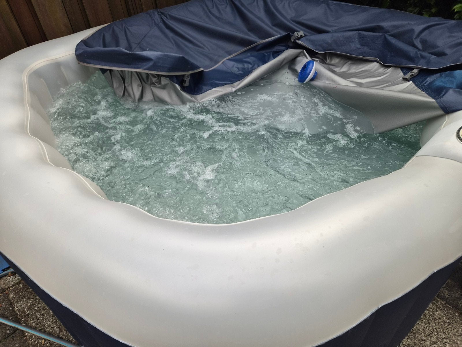 Intex Pure Spa opblaasbare jacuzzi met afdekzeil, Tuin en Terras, Bubbelbaden en Hottubs, Ophalen of Verzenden, Gebruikt, Afdekzeil