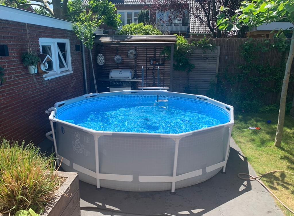 Zwembad (zoutwatersysteem, zandfilter en warmtepomp), Ophalen, Zo goed als nieuw