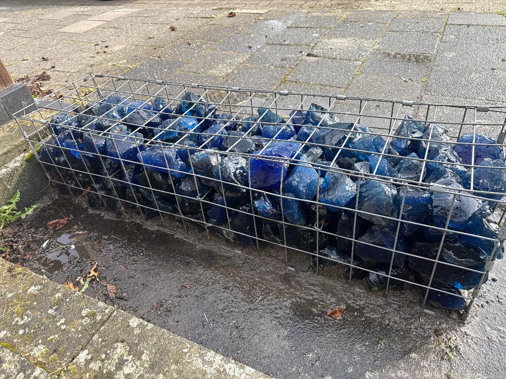 Glas stenen blauw in steenkorf, Ophalen, Gebruikt, Blauw, Overige typen