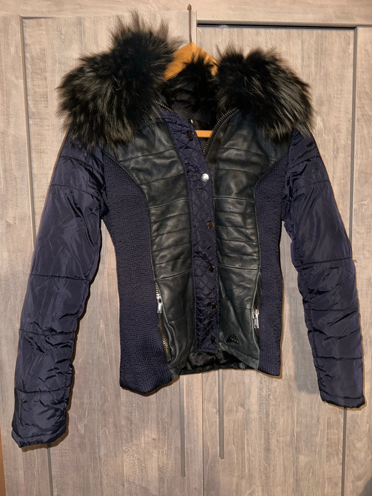 Nickelson winterjas met bontkraag en leren details, Ophalen, Zo goed als nieuw, Maat 36 (S), Blauw