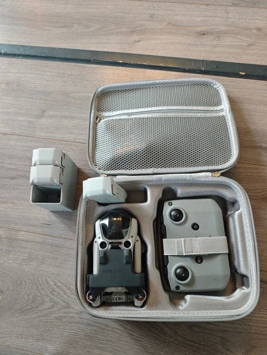 DJI Mini 4 Pro ZGAN compleet 3 accu flighttime maar 85min, Ophalen of Verzenden, Zo goed als nieuw