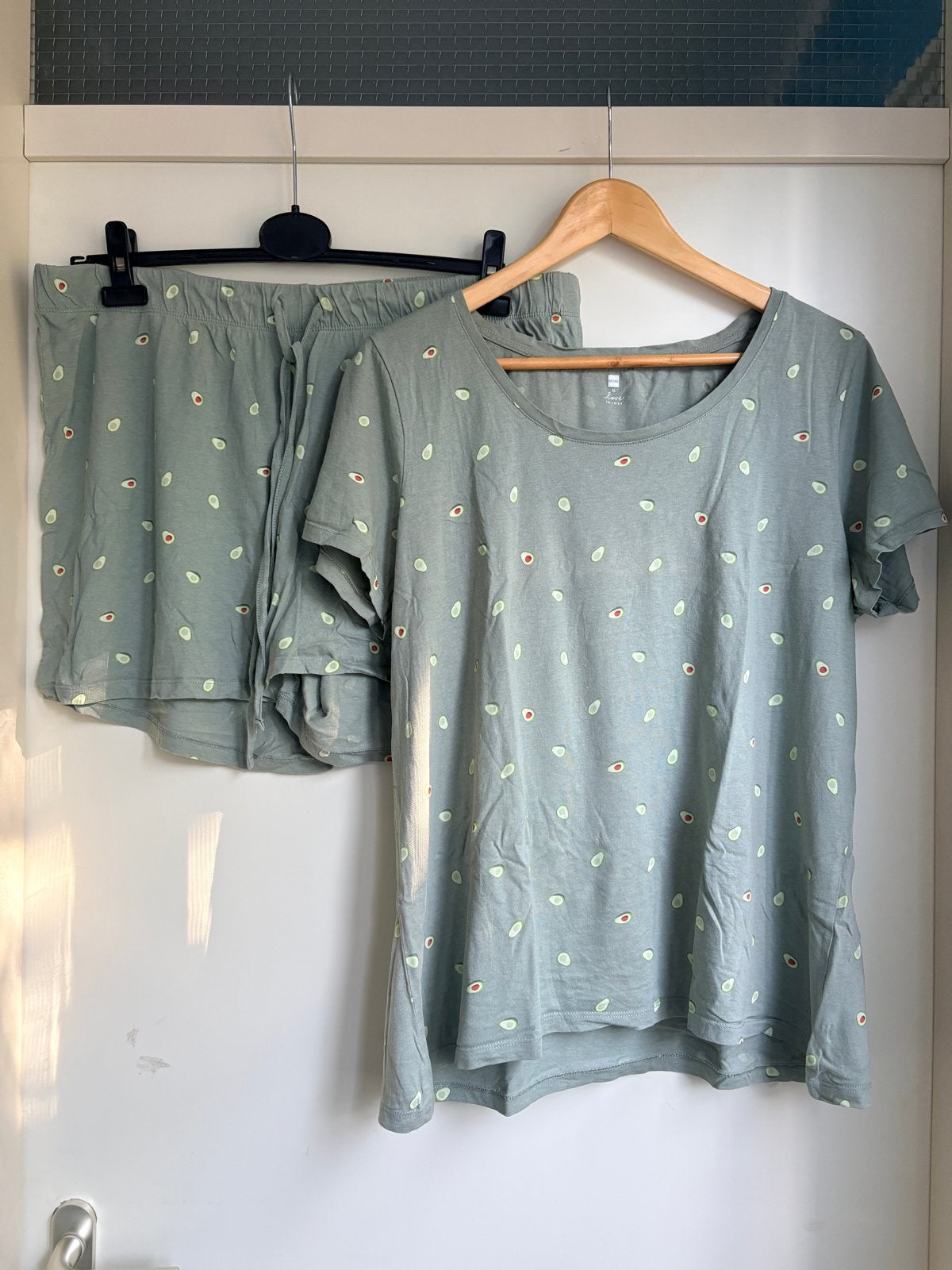 Hema pyjama groen met avocadoprint - Maat XL, Ophalen of Verzenden, Gedragen, Maat 46/48 (XL) of groter