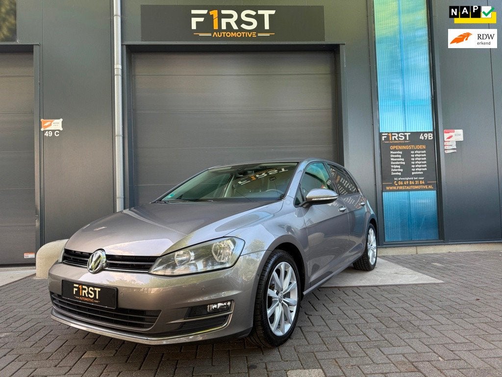 Volkswagen Golf 1.2 TSI Highline Automaat Navi Airco Pdc, Auto's, Euro 5, Gebruikt, 4 cilinders, Origineel Nederlands
