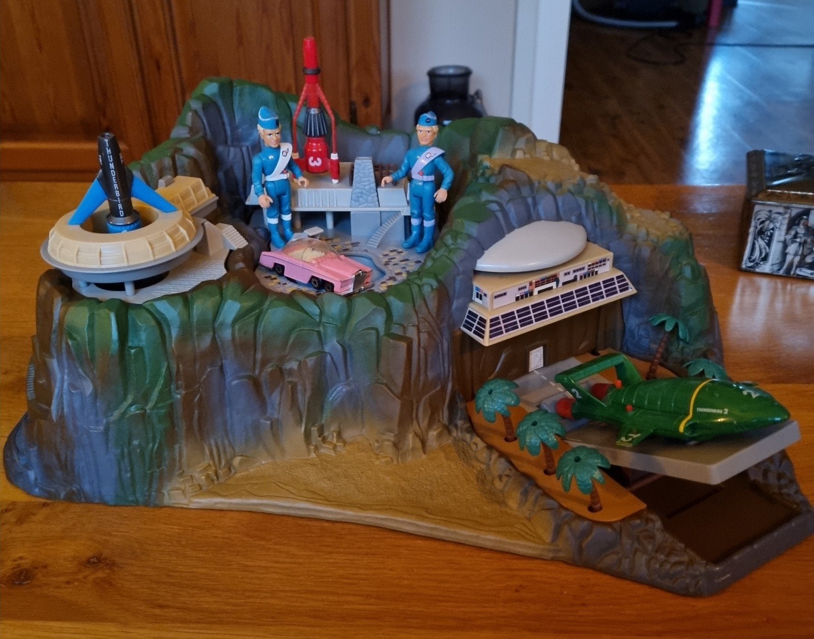 Thunderbirds Tracy Island speelset met figuren en voertuigen, Ophalen, Gebruikt