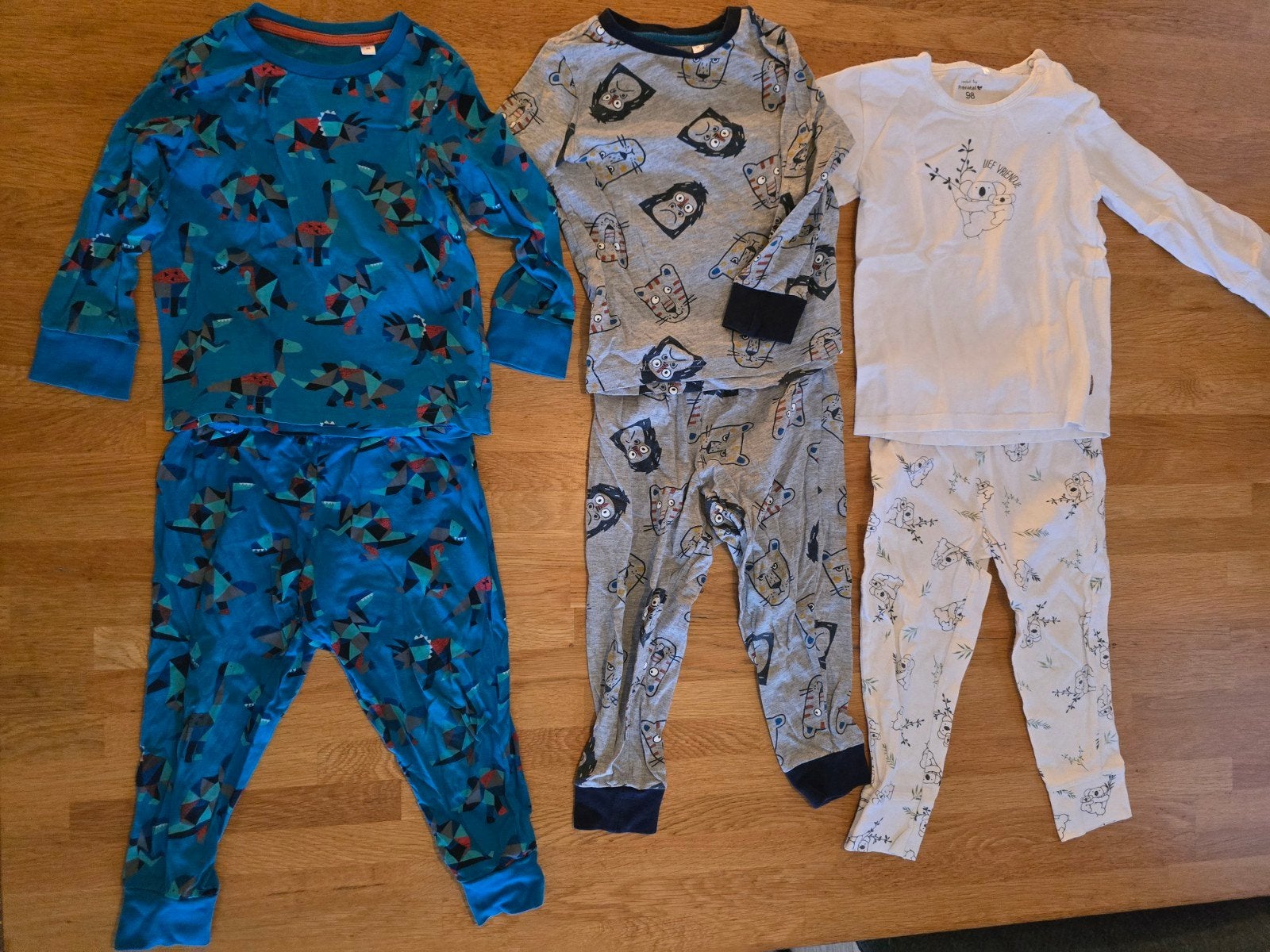 3 pyjama sets voor jongens - Maat 98, Nacht- of Onderkleding, Gebruikt, Ophalen of Verzenden, Jongen