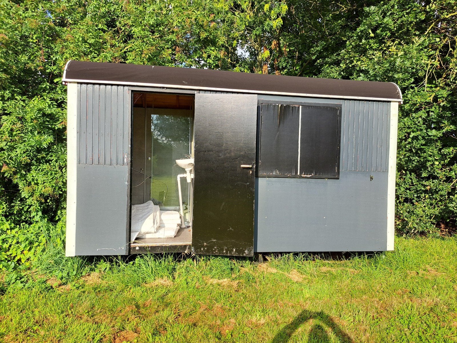 in prijs verlaagd! Compacte bouwkeet met keuken en douche, Tot en met 2