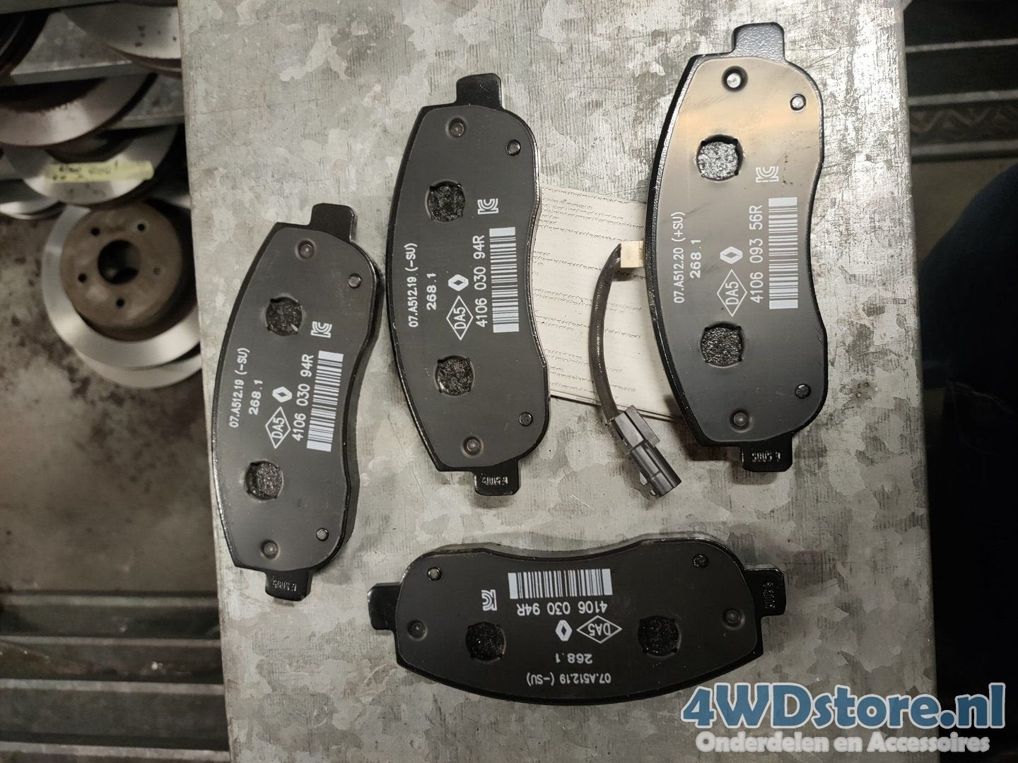 Nissan NV400 Remblokset Vooras 4106000Q2K, -, -, Nieuw, Ophalen of Verzenden