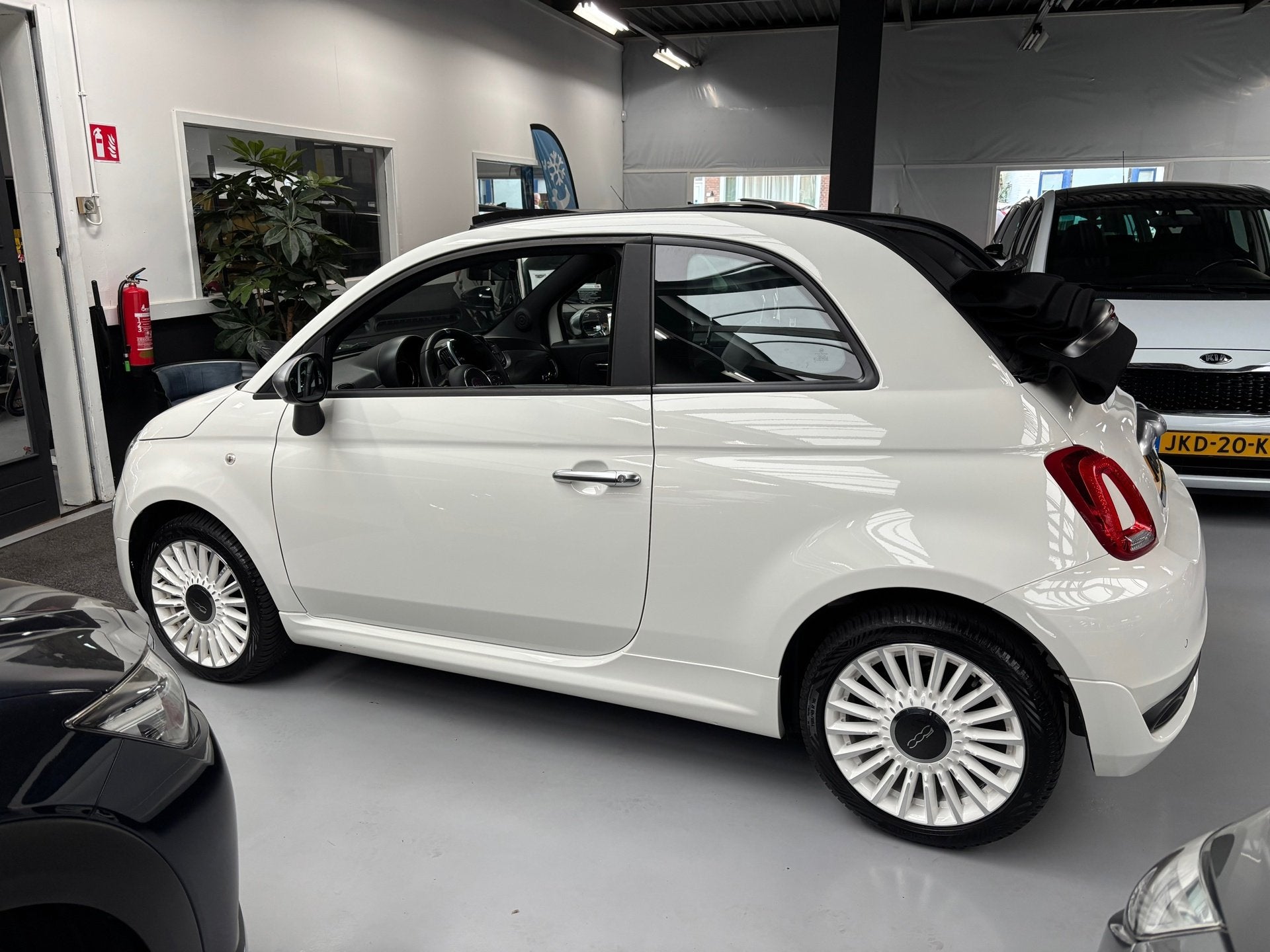 Fiat 500 C 1.0 Hybrid Rockstar / Carplay, Auto's, Fiat, Voorwielaandrijving, 4 stoelen, Leder en Stof, Wit