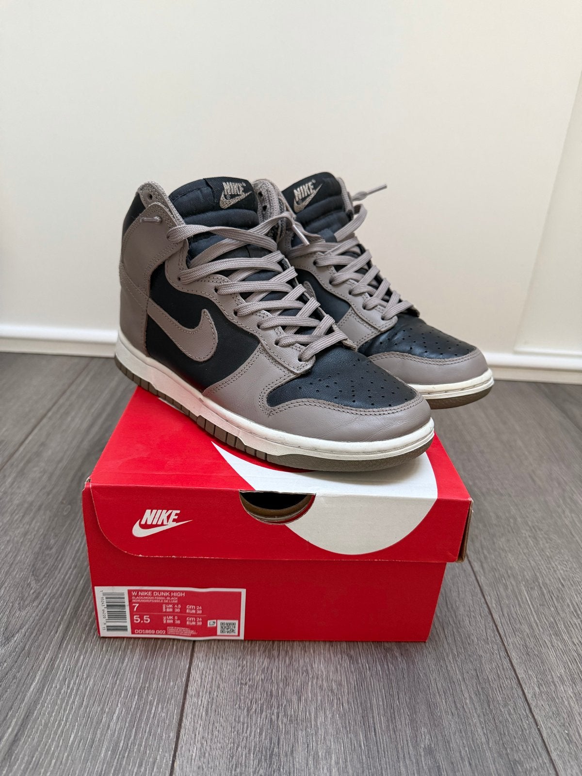 Nike Dunk High Black/Moon Fossil-Black - Maat 38, Ophalen of Verzenden, Gedragen, Zwart, Sneakers of Gympen