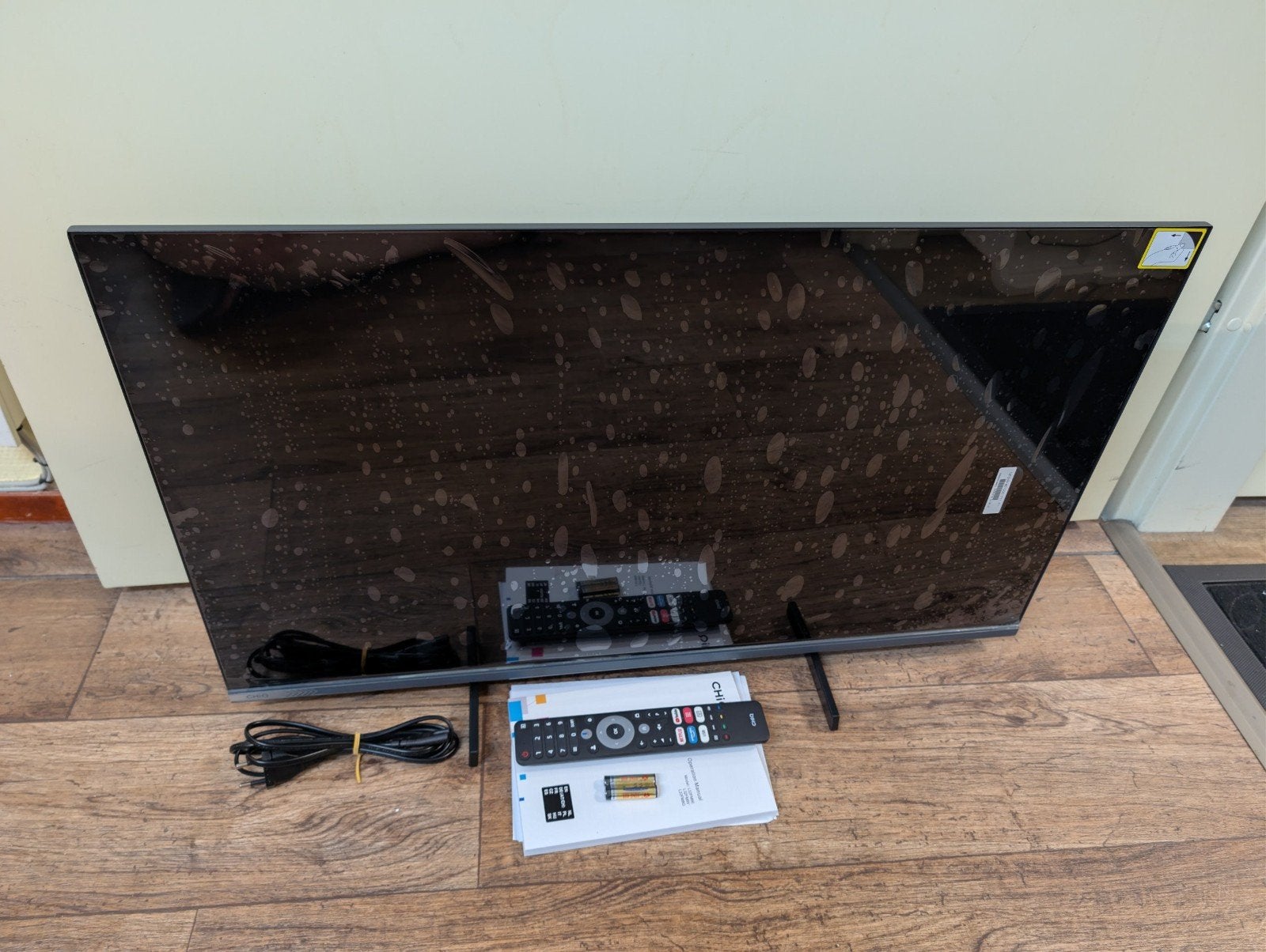 Chiq 32" TV L32FM9E, Ophalen of Verzenden, Zo goed als nieuw, 50 Hz, Overige merken