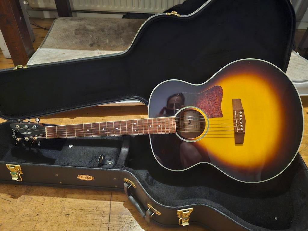 Cort Jumbo Westerngitaar met hardcase koffer, Ophalen of Verzenden, Zo goed als nieuw, Western- of Steelstringgitaar, Met koffer