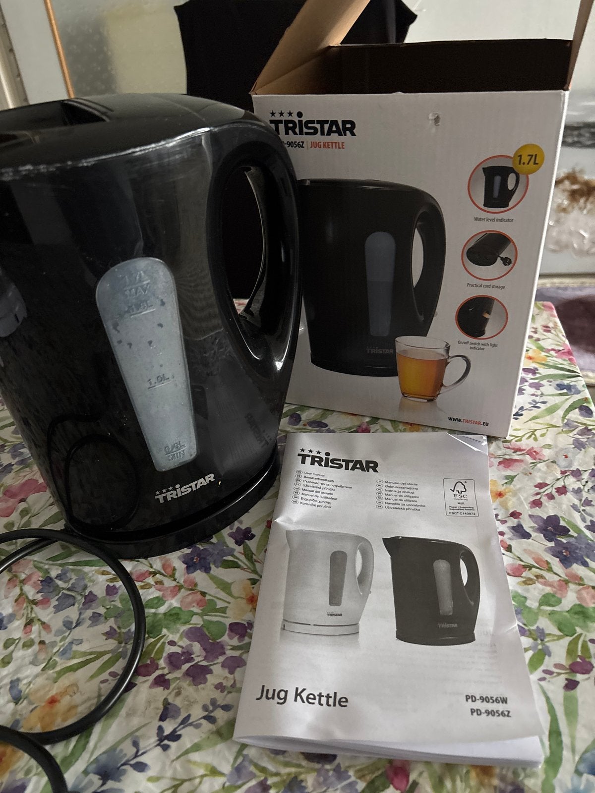 Tristar Waterkoker Zwart - 1.7L - Zo goed als nieuw, 1 tot 2 liter, Ophalen of Verzenden, Gebruikt, Rvs