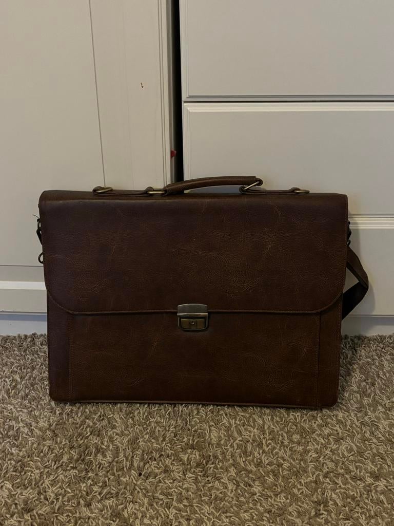 Laptoptas / Aktetas bruin Leren met Schouderband, Ophalen, Zo goed als nieuw