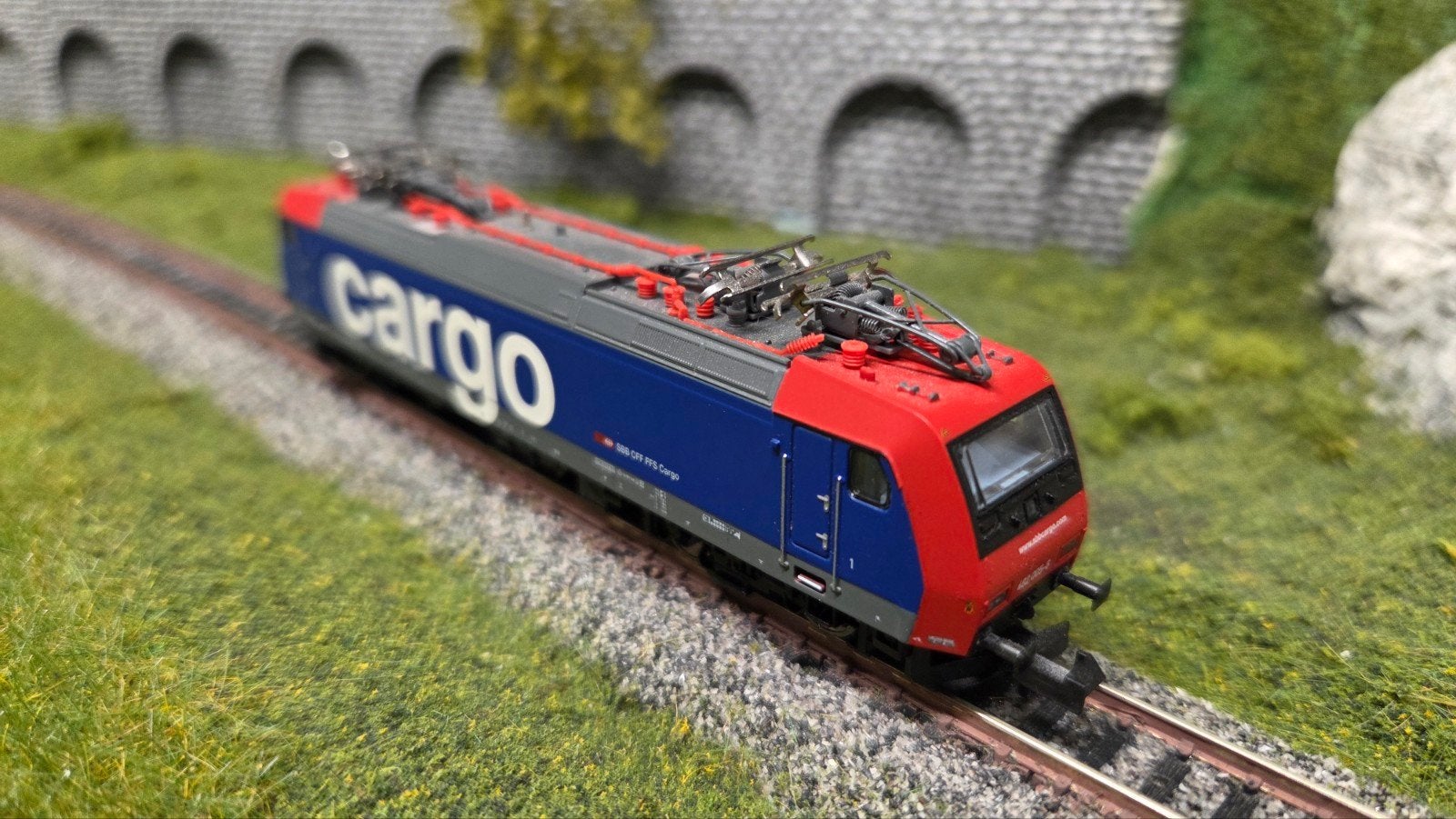 MInitrix 12327 SBB CARGO.
 Dig.voorbereid en in nieuwstaat, Hobby en Vrije tijd, Modeltreinen | N-Spoor, Gelijkstroom, Trix, Wagon