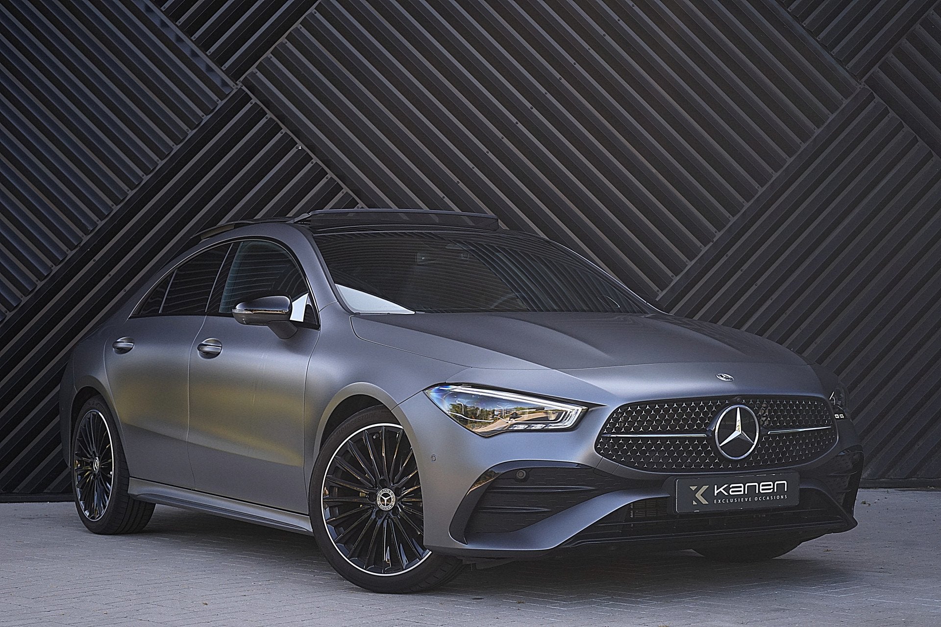 Mercedes-Benz CLA-Klasse 180 AMG ACC Pano Memory 360 HUD IHC, 136 pk, Gebruikt, 4 cilinders, Leder