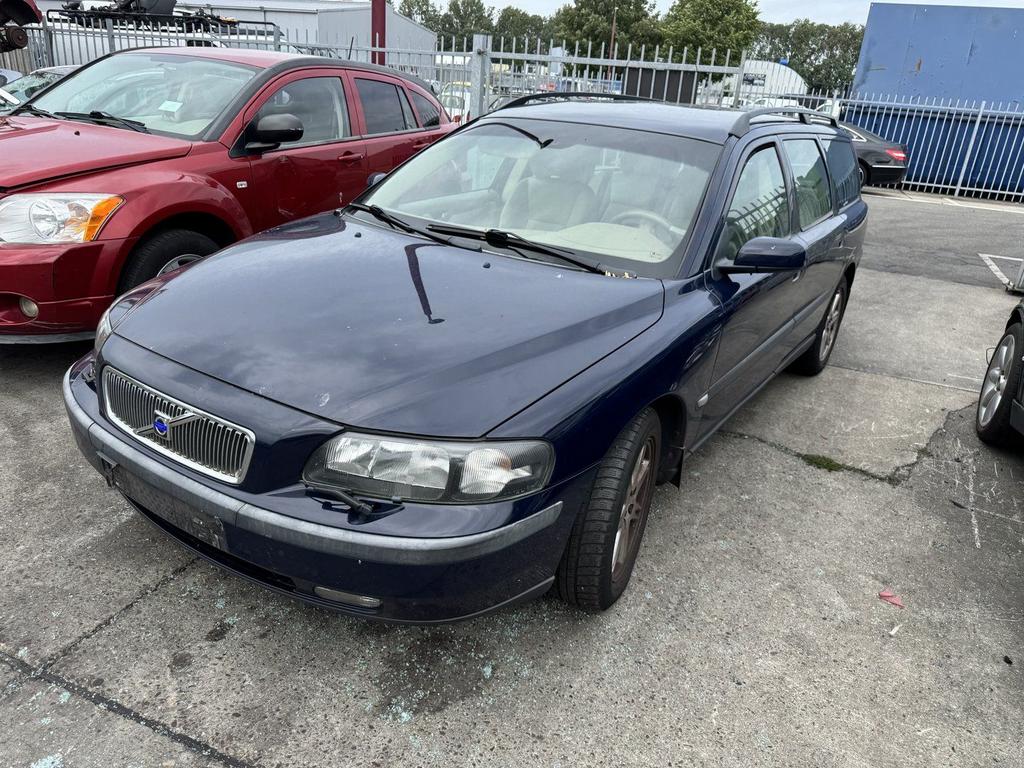 Volvo V70 2.4 2004 veel onderdelen voorradig, Gebruikt, -, -, Ophalen of Verzenden
