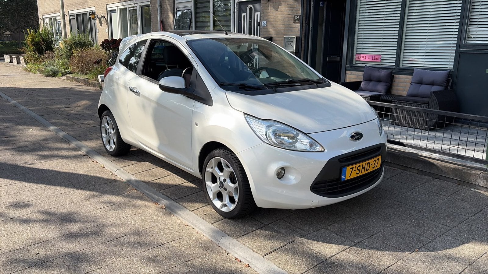 Ford Ka 2013 parel wit panorama dak stoel verwarming., Auto's, Voorwielaandrijving, 1242 cc, 4 cilinders, 4 stoelen