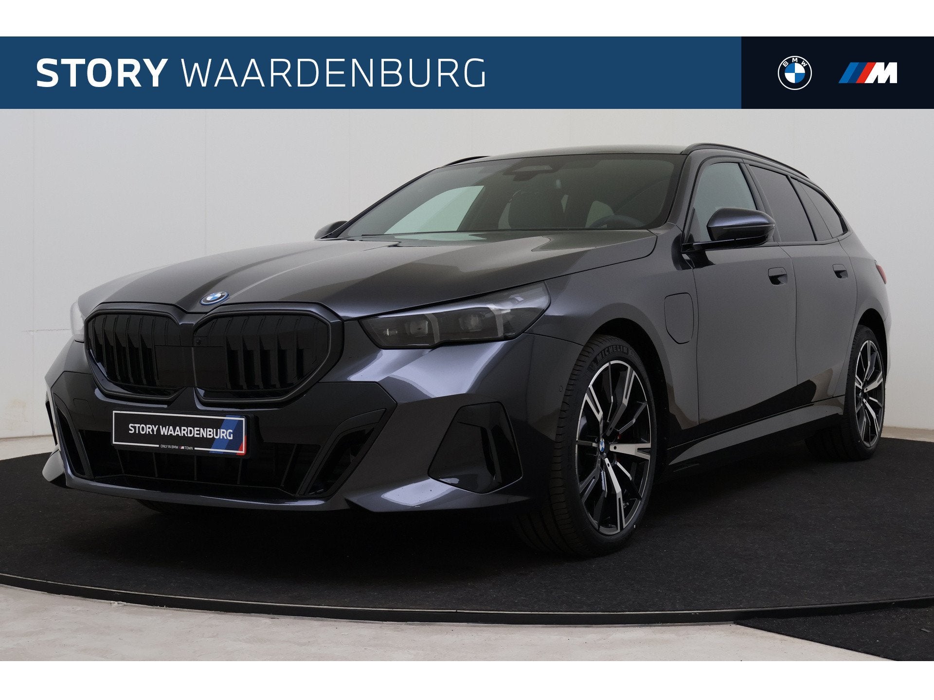 BMW 5 Serie Touring 530e M Sport Automaat / Panoramadak / Tr
