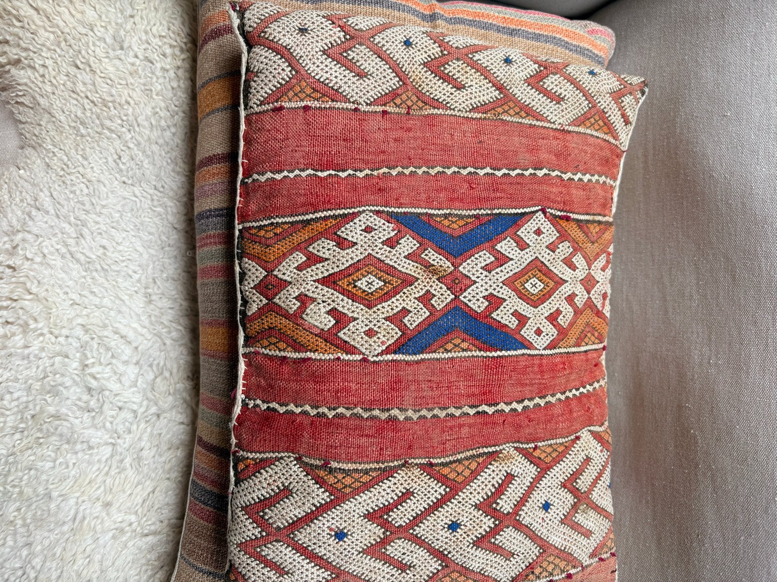 Vintage Marokkaans kussen met Berber patroon, Huis en Inrichting, Ophalen, Overige merken, Gebruikt, Meerkleurig