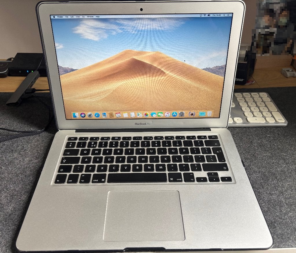 MacBook Air (13" 2011) - 4GB RAM 128 SSD 1.7 GHz i5 - €90, Ophalen, Gebruikt, Qwerty, 13 inch